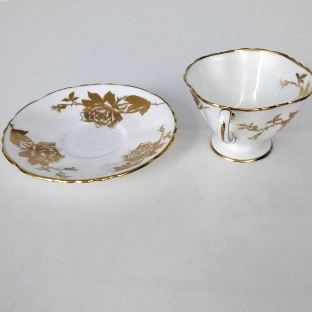 Hammersley Rose tea cup and saucer - Picture 4 of 11